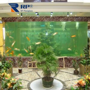  Custom aquarium tanks require UV-stabilized acrylic sheets.