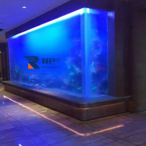  Custom aquarium tanks require UV-stabilized acrylic sheets.